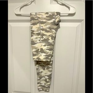 Aerie white camo leggings S